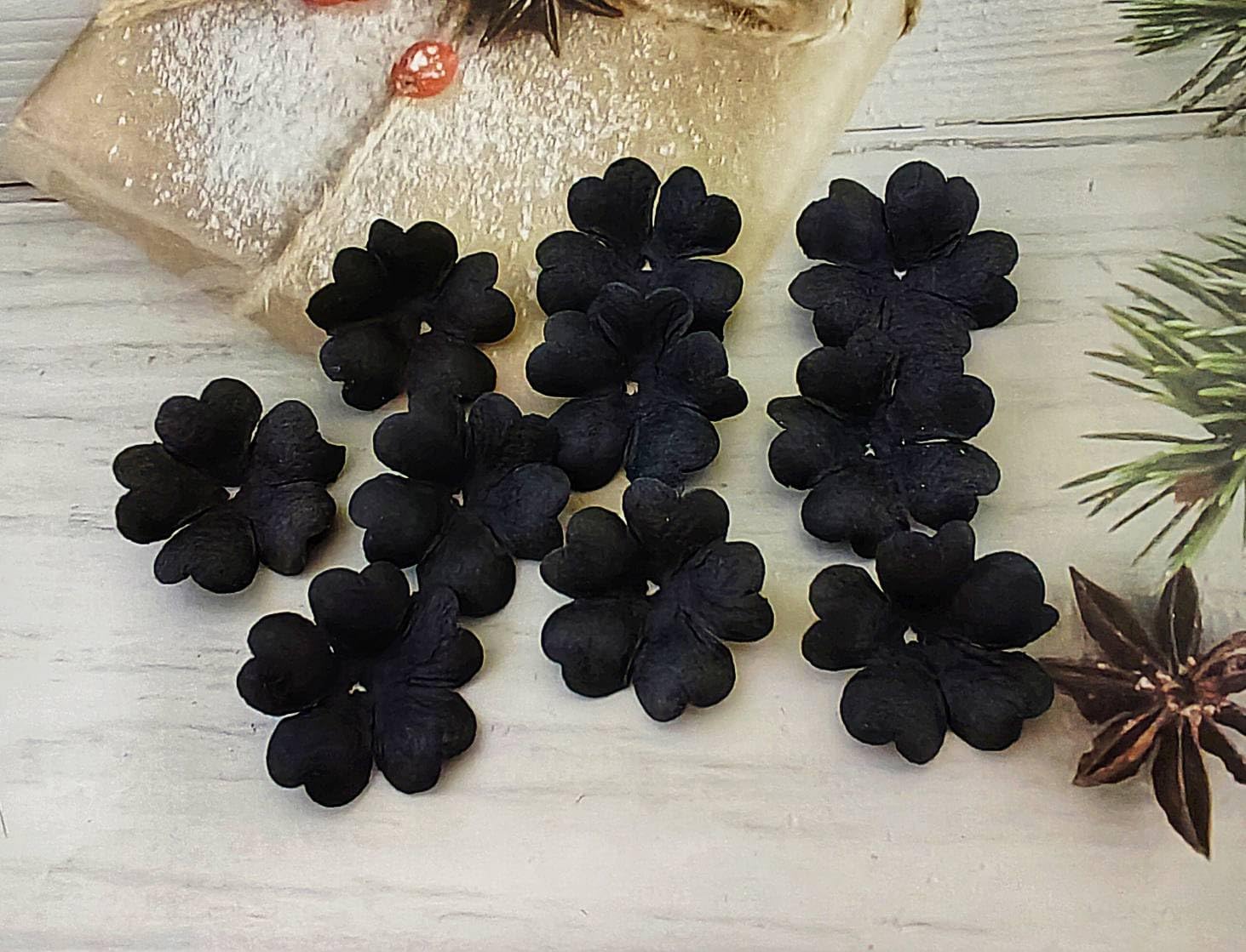 HukDok Black Mulberry Paper Flower Petals 50pcs Heart Shape