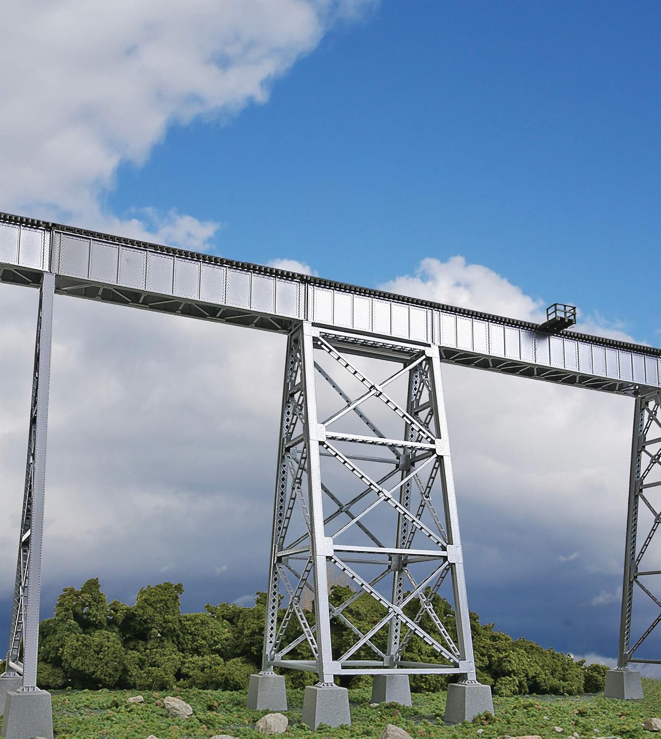 Walthers Trainline Steel Bridge Tower Kit