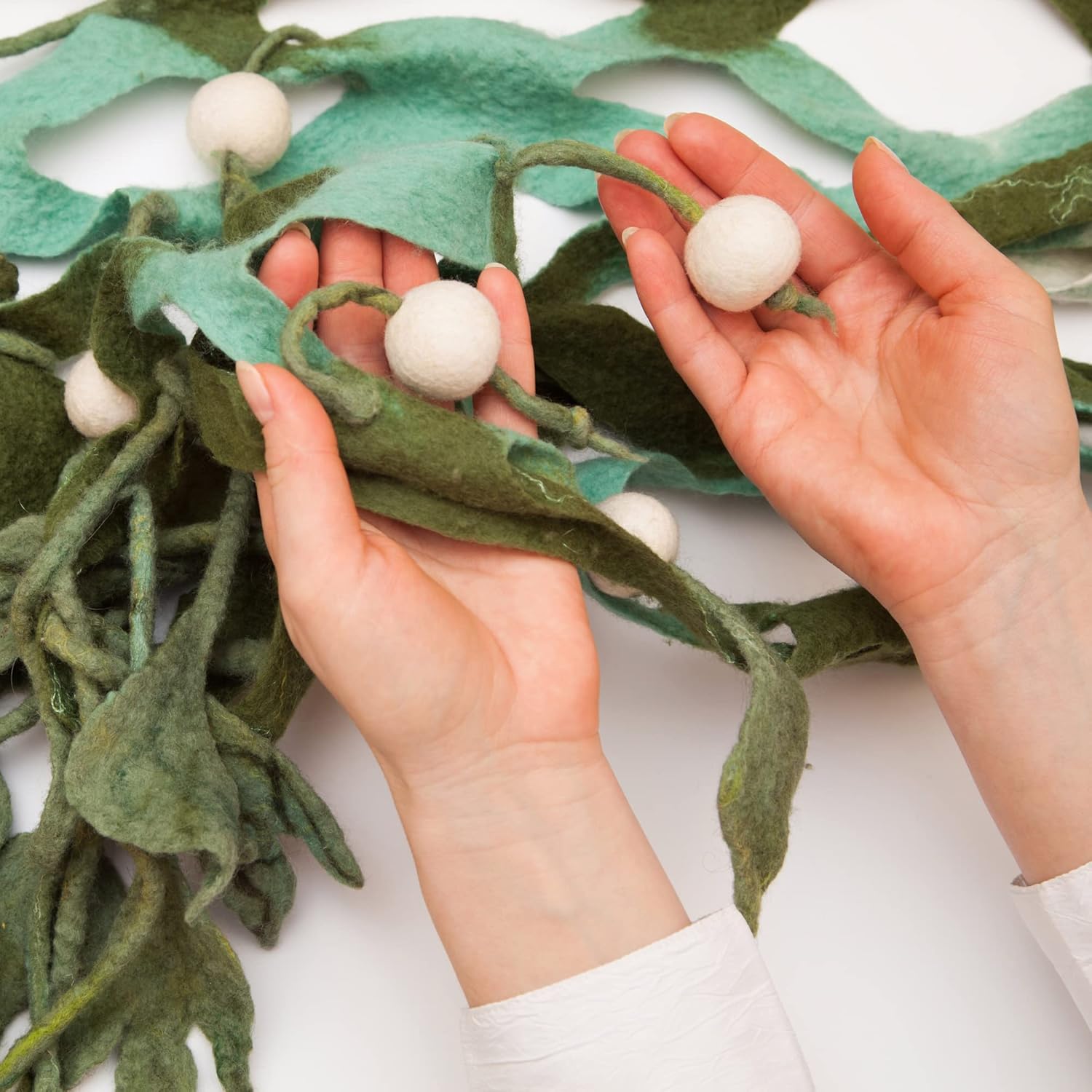 Glaciart One Wool Felt Balls 50 Pieces Mixed Sizes